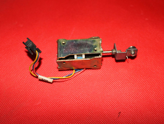 CINA Fuji Frontier 350/370/355375 Minilab Spare Part Solenoid Valve 107H0041 Digunakan pemasok