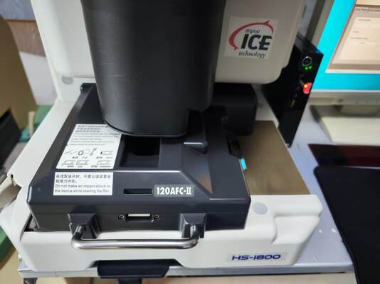 Pemindai Film Mandiri Noritsu HS1800 dengan Pembawa Film 120AFC-II & 135AFC-II dan Pengontrol EZ – Peralatan Pemindaian Laboratorium Foto Profesional pemasok