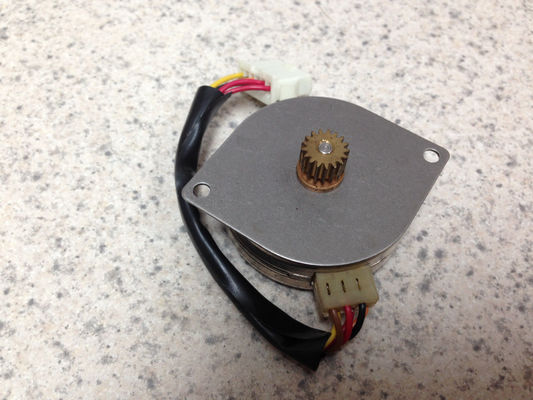 118G311003 Motor Fuji OEM Bagian Minilab Baru pemasok
